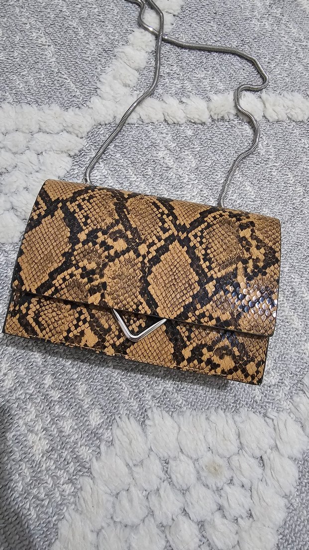 Zincir Detaylı Kahverengi Yılan Derisi Çanta - Görsel 2