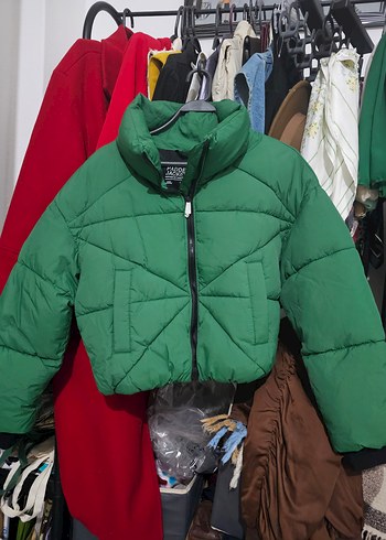 Kısa Kesim Yeşil Kadın Kışlık Mont - Görsel 3