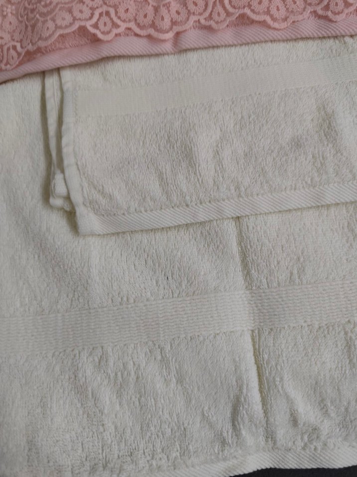 Nakışlı beyaz ve pastel havlu seti - Görsel 3