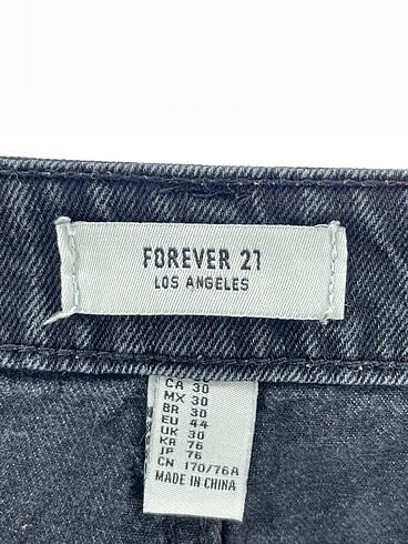 44 Beden siyah Renk Forever 21 Mini Şort %70 İndirimli.