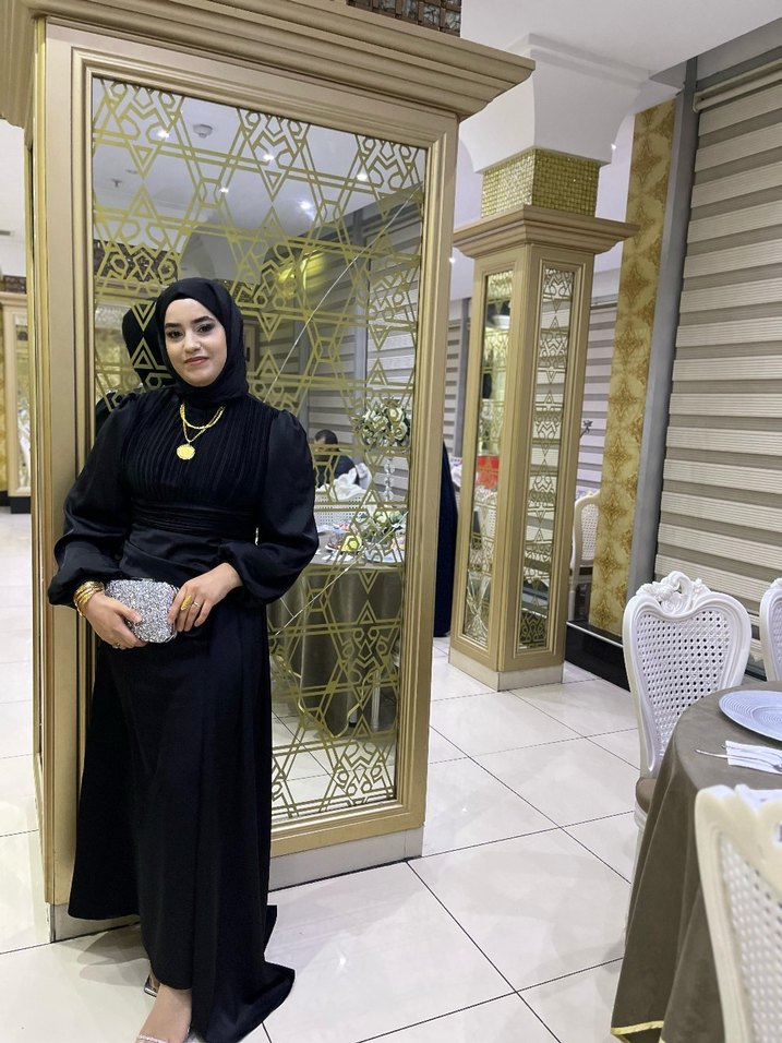 Uzun Siyah Drape Detaylı Tesettür Elbise - Görsel 2