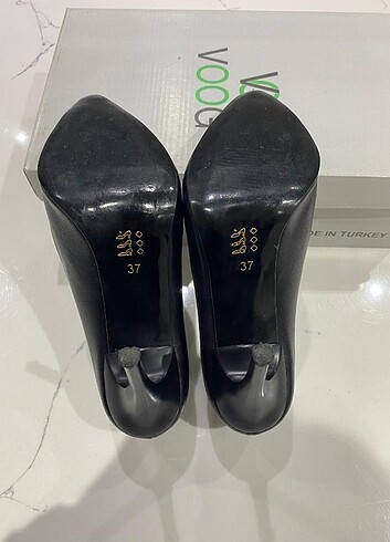 37 Beden Stiletto