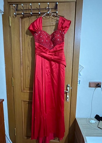 Kırmızı abiye - Görsel 3