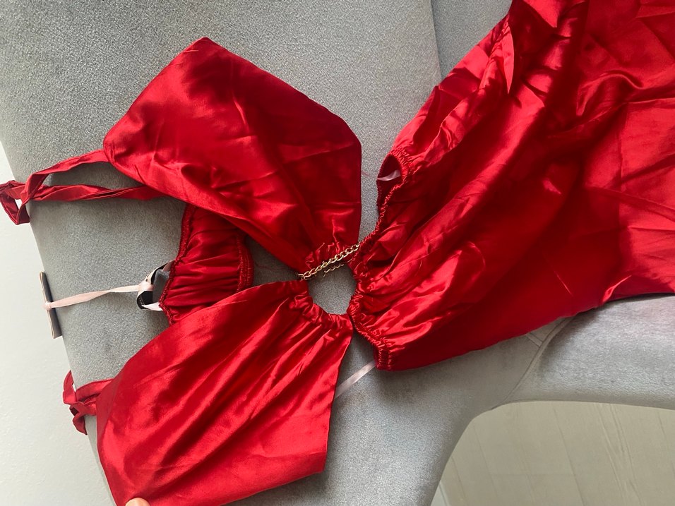 Kadın Kırmızı Uzun Drapeli Saten Tulum - Görsel 2