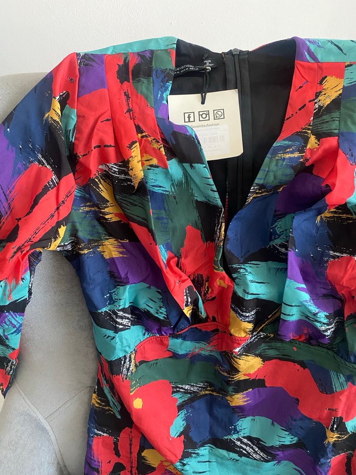 Renkli V Yakalı Drapeli Mini Elbise - Görsel 2