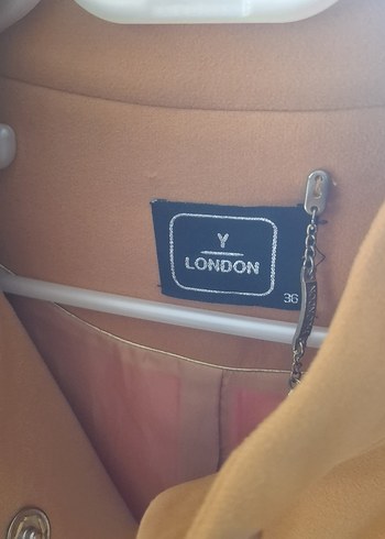 Düğmeli Kısa Kahverengi Kadın Kaban - Görsel 3