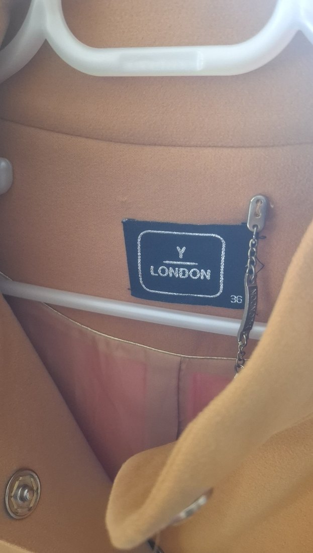 Düğmeli Kısa Kahverengi Kadın Kaban - Görsel 3