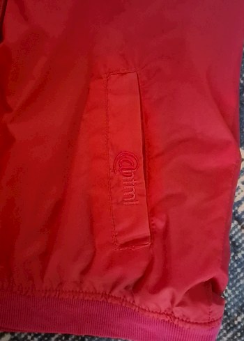 Kapüşonlu Kırmızı Yağmurluk - Görsel 2