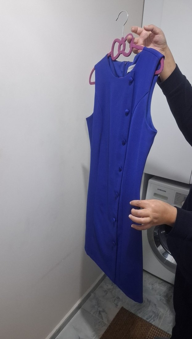 Düğmeli Kolsuz Mini Mavi Ofis Elbisesi - Görsel 4