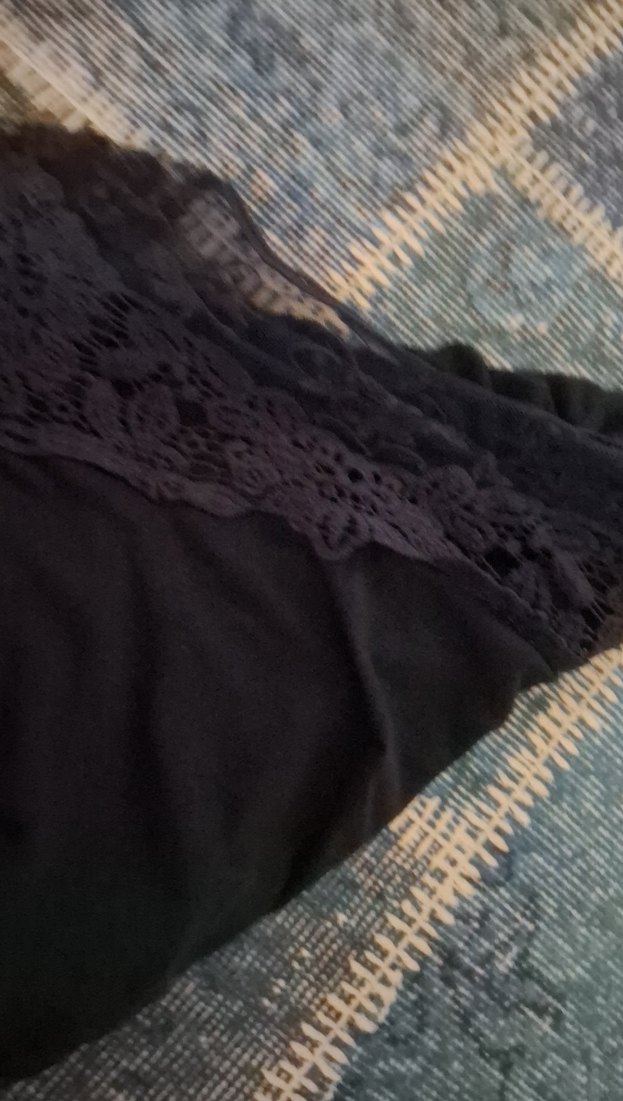 Düğmeli Siyah V Yaka Triko Kadın Hırka - Görsel 2