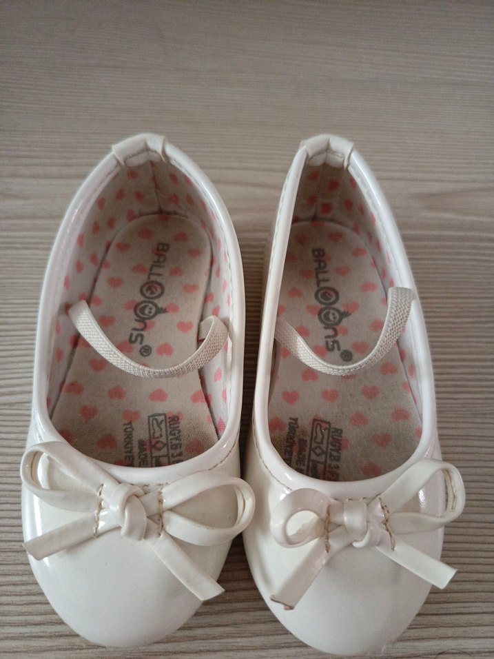 Beyaz Fiyonk Detaylı Kız Çocuk Babet - Görsel 3