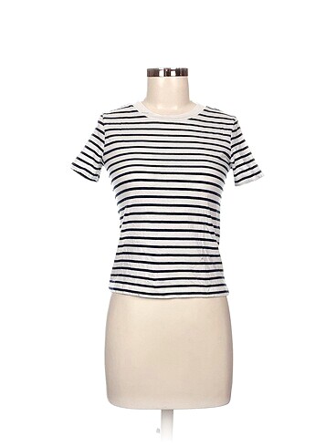 Zara T-shirt %70 İndirimli.