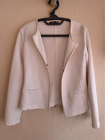 Beyaz blazer