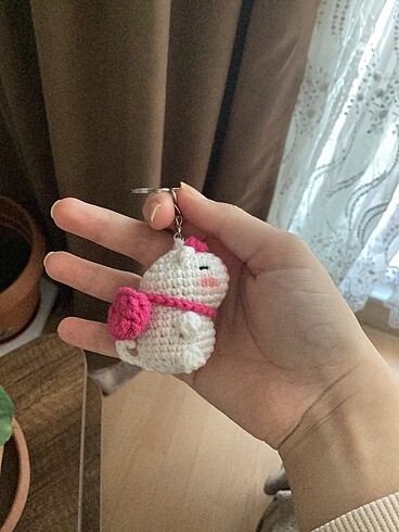 Tasarımcı Örgü hello kittyli capybara anahtarlık