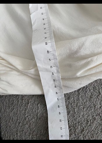 Beyaz V Yaka Kısa Kollu Keten Bolero - Görsel 3