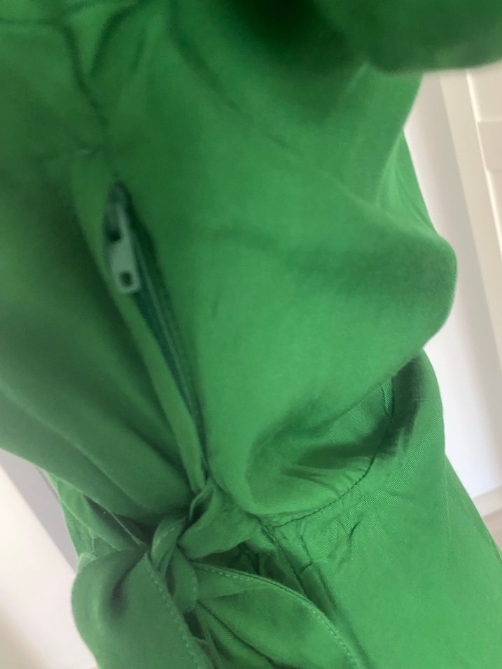 Midi Yeşil V Yaka Elbise - Görsel 3