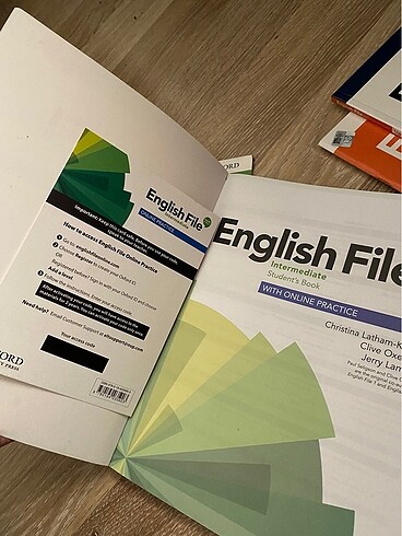  English file İntermediate ACCESS KOD+Workbook+Studens Book
