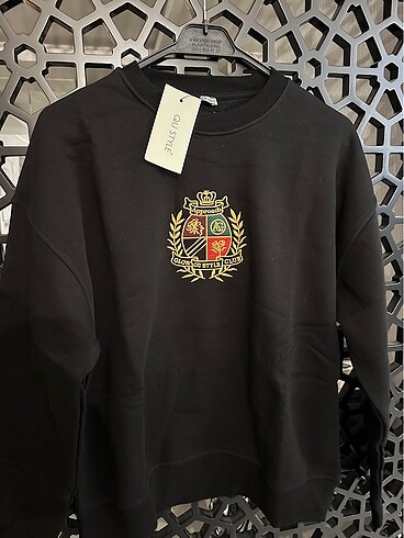 Zara model siyah sweatshirt