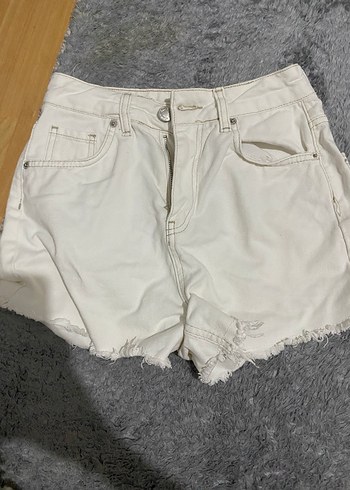 Kadın Beyaz Pamuklu Mini Denim Şort