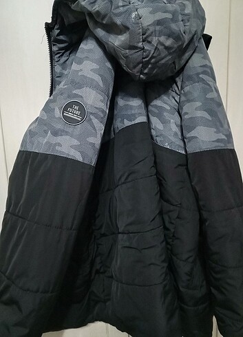 10 Yaş Beden LC Waikiki 10/11 yaş 140 146 CM kışlık mont