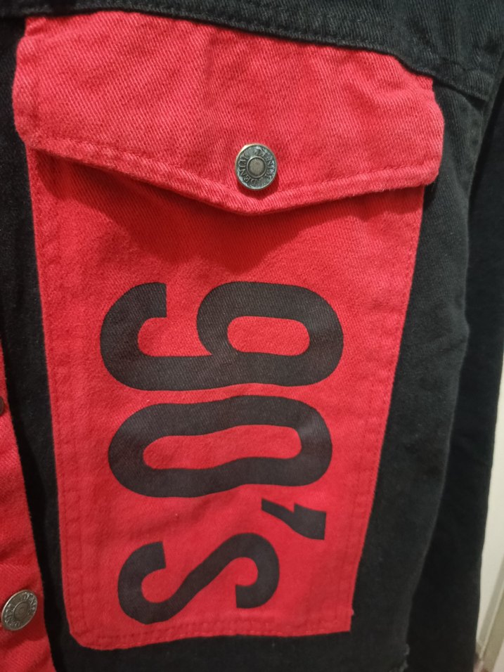 Düğmeli Kırmızı Siyah Kadın Kot Ceket - Görsel 4