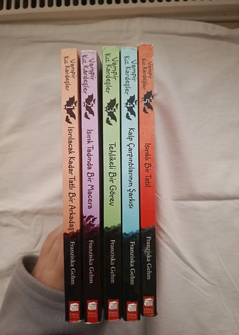 Vampir Kız Kardeşler Kitap Seti - Görsel 2