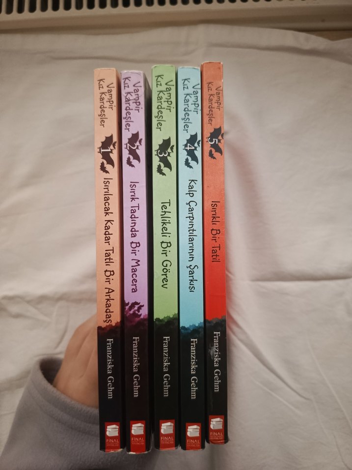 Vampir Kız Kardeşler Kitap Seti - Görsel 2