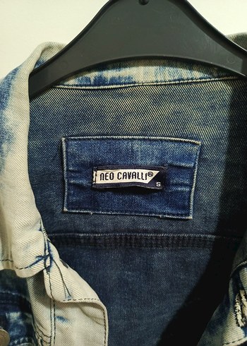 Düğmeli Batik Desenli Mavi Kadın Denim Ceket - Görsel 3