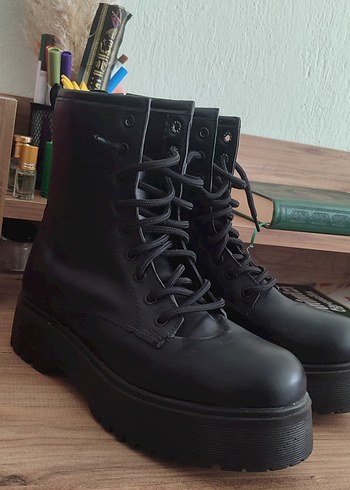 Siyah Goth Kadın Lastik Botlar