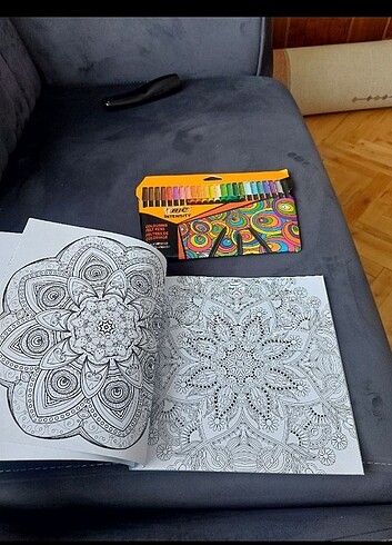 Mandala Boyama Kitabı ve Bic 24 lu boya