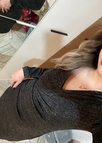 Eteği büzgülü uzun kollu elbise - Görsel 4