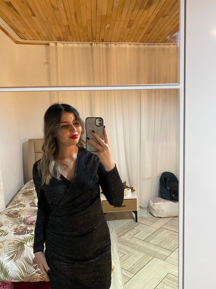 Eteği büzgülü uzun kollu elbise - Görsel 2