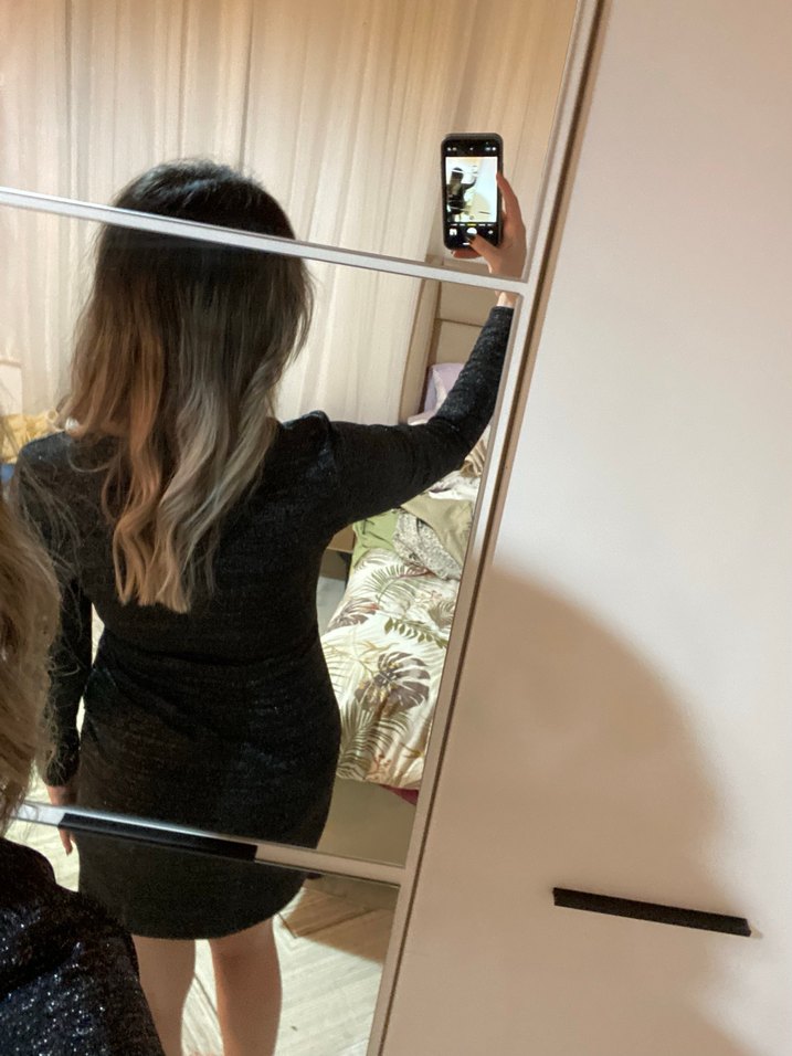 Eteği büzgülü uzun kollu elbise - Görsel 3