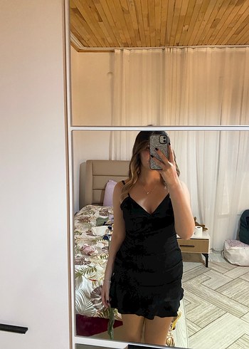 Parlak Siyah Mini V Yaka Elbise - Görsel 3