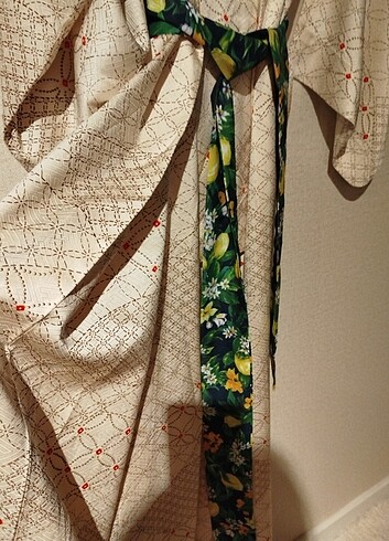 Beyaz ipek günlük kimono