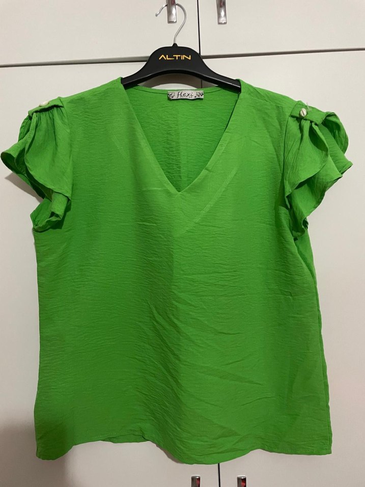 Yeşil V Yakalı Kısa Kollu Kadın Bluz - Görsel 2