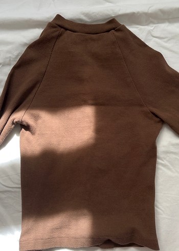 Kahverengi vucuda oturan bluz - Görsel 3
