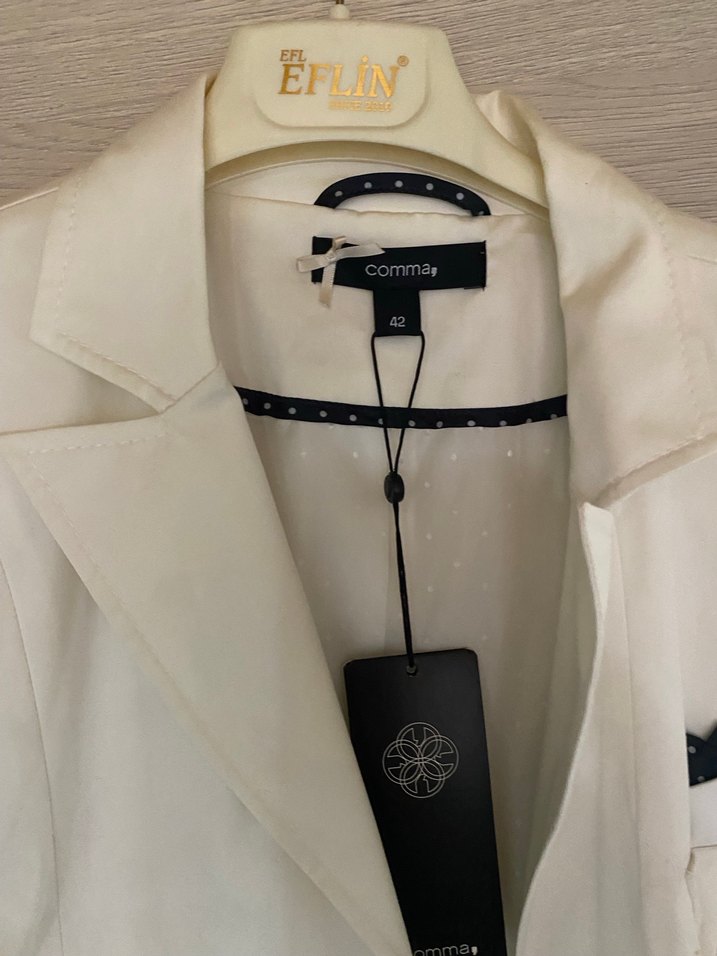 Kadın Beyaz Düğmeli Midi Blazer - Görsel 2