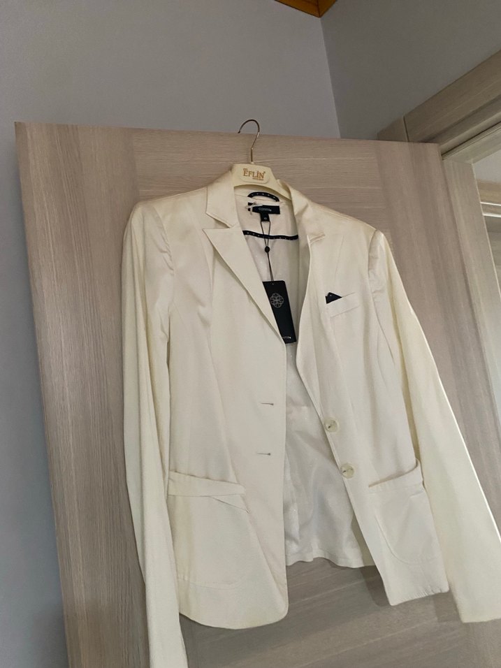 Kadın Beyaz Düğmeli Midi Blazer - Görsel 3