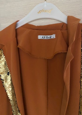 Parlak Yılan Desenli Uzun Kahverengi Kadın Elbisesi - Görsel 2