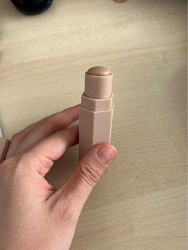  Beden Fenty amber stick