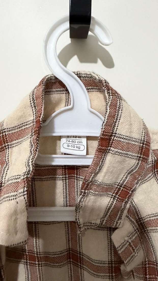 Bej Ekose Desenli Bebek Önlüğü - Görsel 2