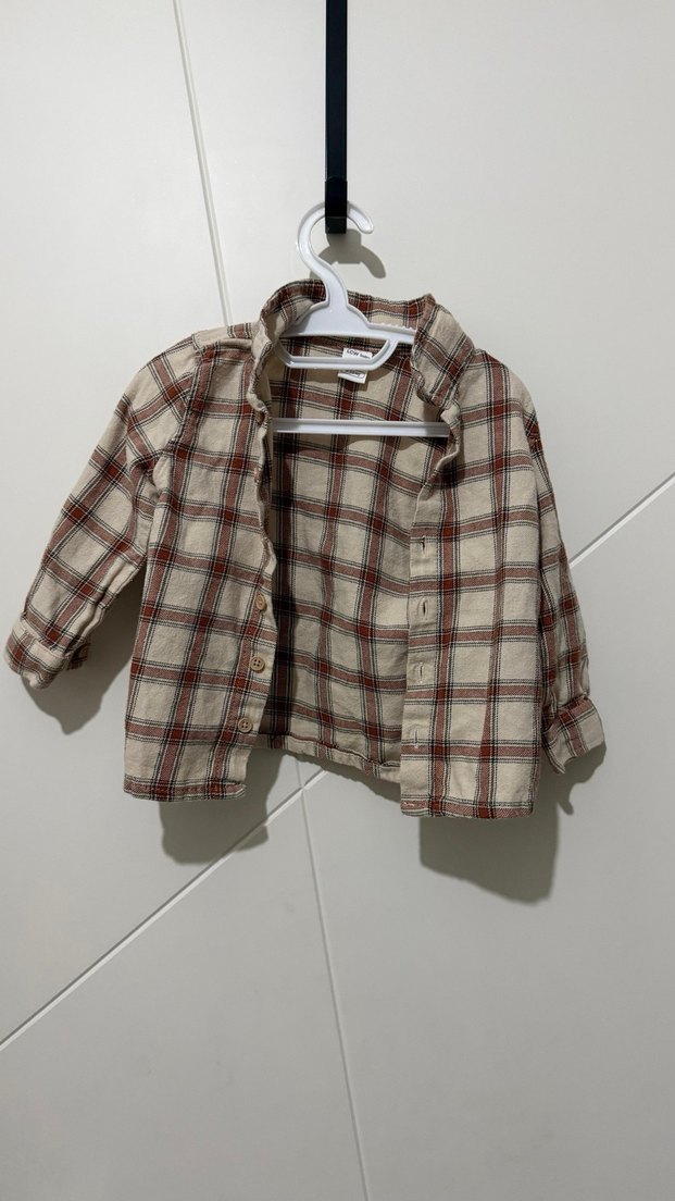 Bej Ekose Desenli Bebek Önlüğü - Görsel 3