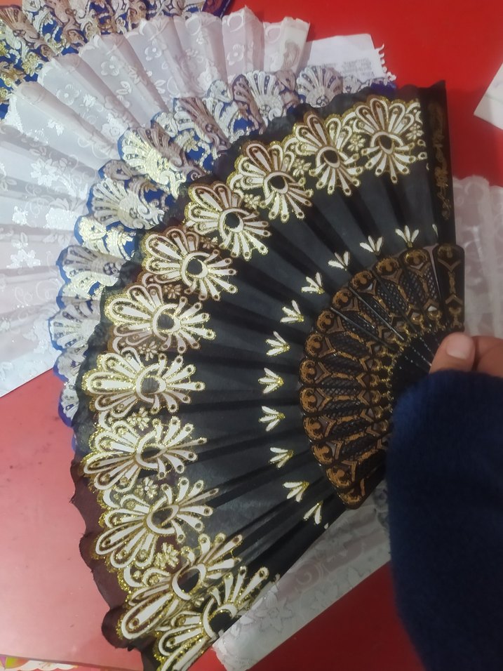 Renkli Dantel El Yelpazeleri - Görsel 2