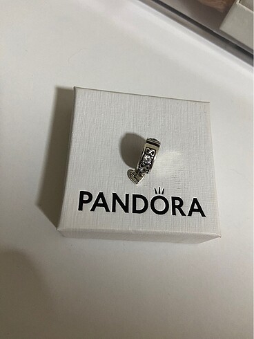 pandora kilit charm