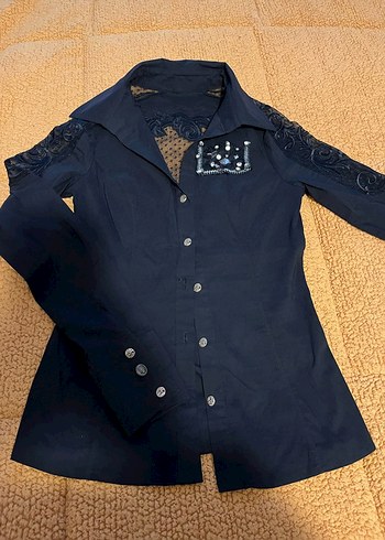 Düğmeli, Nakışlı Siyah Denim Kadın Gömlek