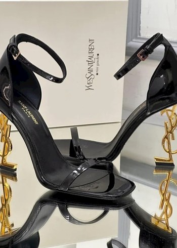 Yves Saint Laurent Siyah Parlak YSL topuklu Stiletto
