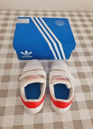 24 Beden Adidas Erkek Çocuk Ayakkabisi