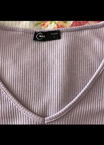 Mor V Yakalı Kısa Crop Top - Görsel 2