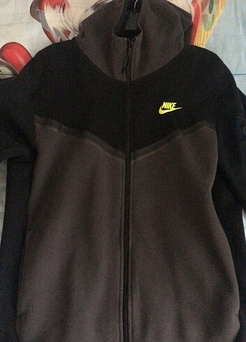 Nike tech